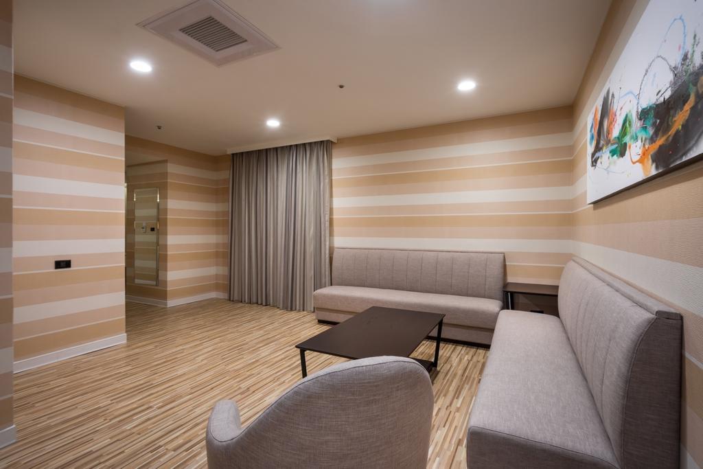 วีมีท บูทีก โฮเต็ล ปินตัง Hotel Pingtung ภายนอก รูปภาพ