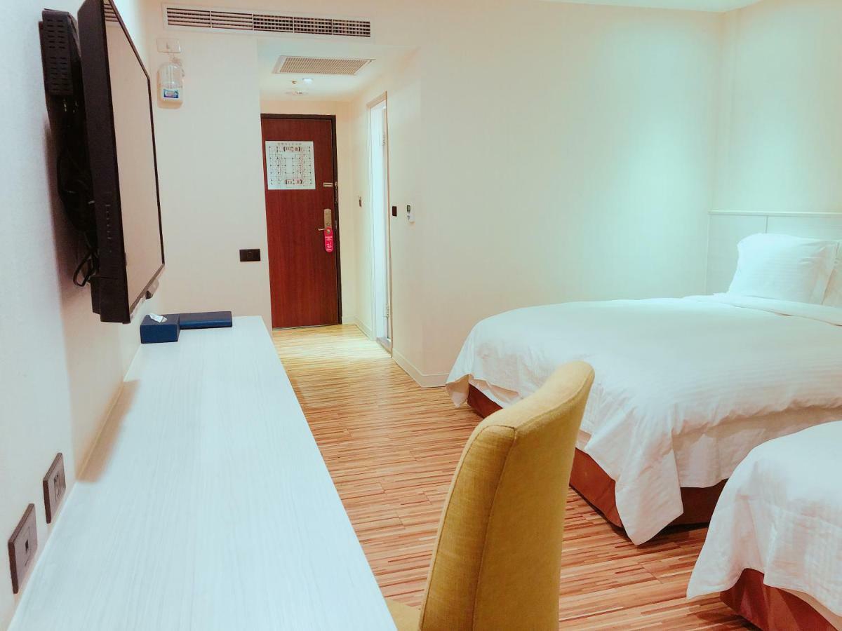 วีมีท บูทีก โฮเต็ล ปินตัง Hotel Pingtung ภายนอก รูปภาพ