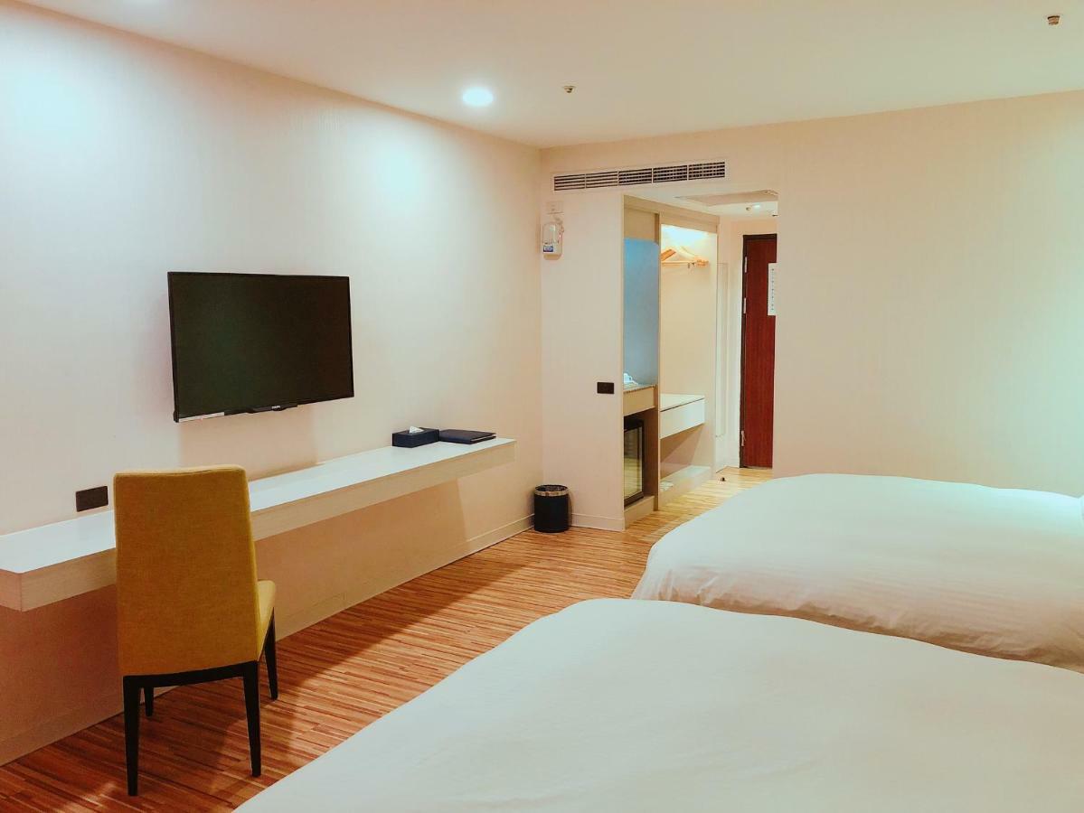 วีมีท บูทีก โฮเต็ล ปินตัง Hotel Pingtung ภายนอก รูปภาพ