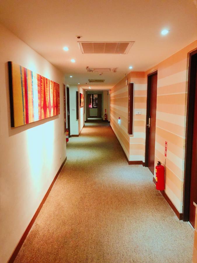 วีมีท บูทีก โฮเต็ล ปินตัง Hotel Pingtung ภายนอก รูปภาพ
